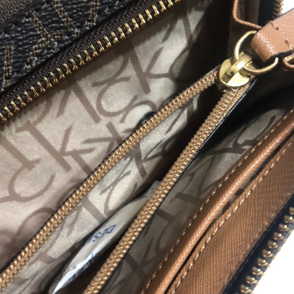 Calvin Klein - Picture 4 of 6